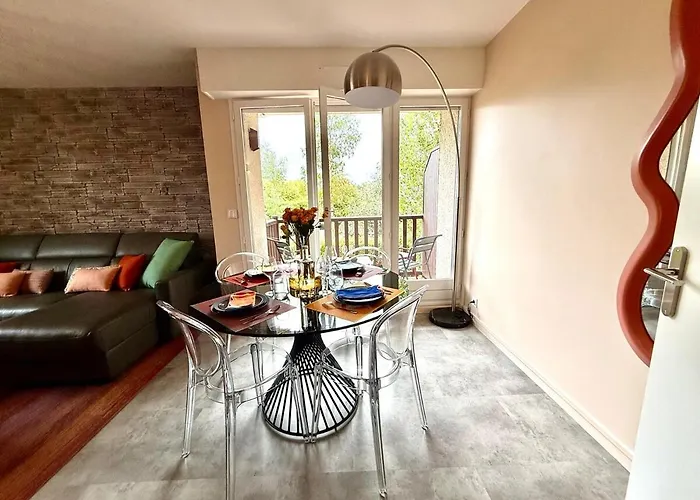 Le Prisme Apartment *